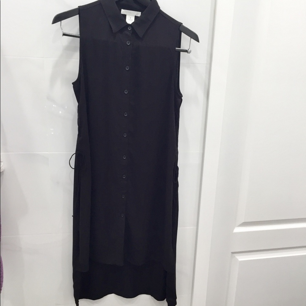 ⚡️NWOT⚡️ Long sleeveless top